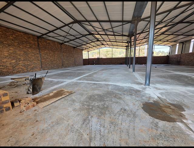 900M² WAREHOUSE TO LET IN AEROTON
